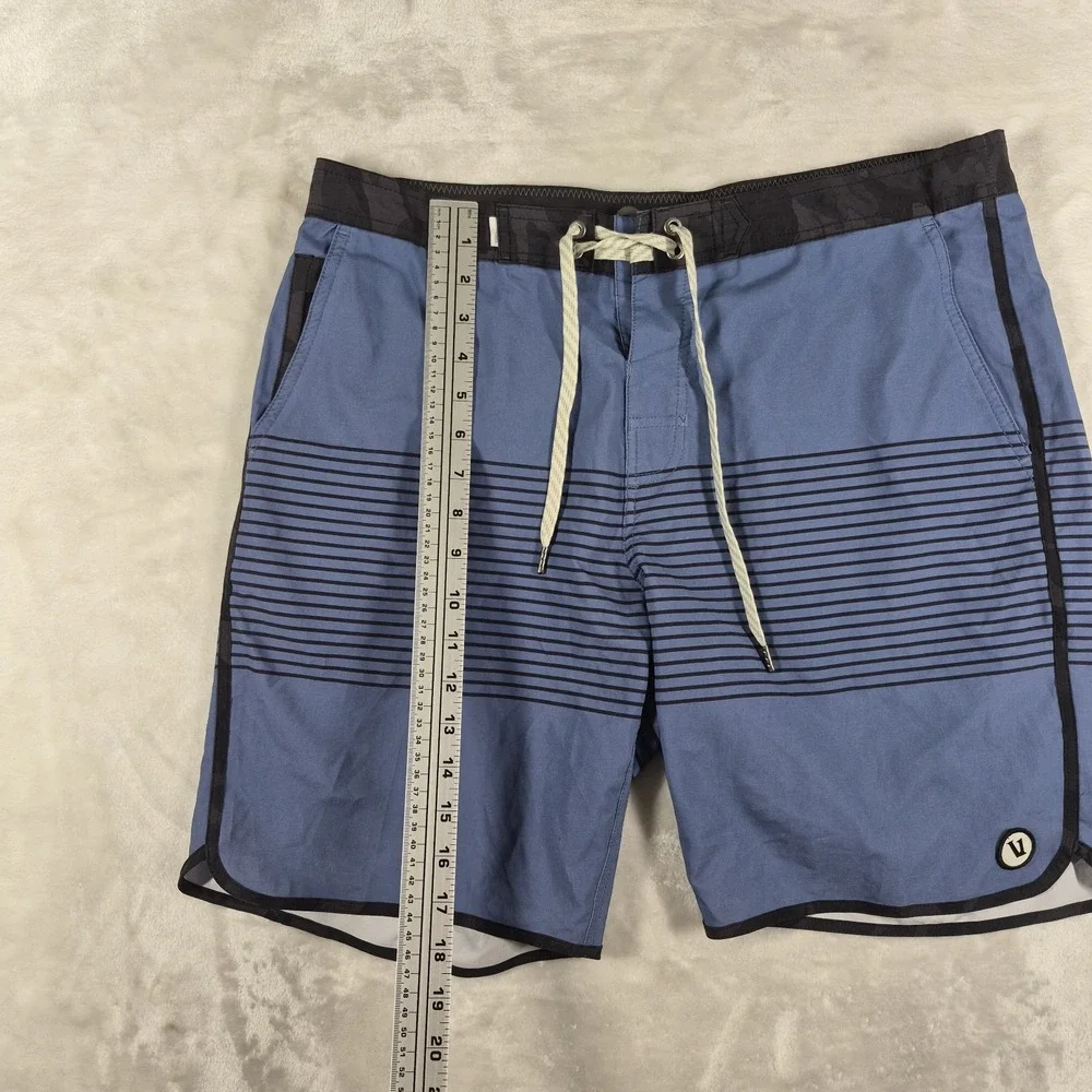 Vuori Cruise Board Shorts Men's 32 Blue Swim Trunks Beach Drawstring Striped